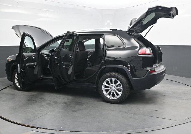 Used 2020 Jeep Cherokee Latitude FWD image 50