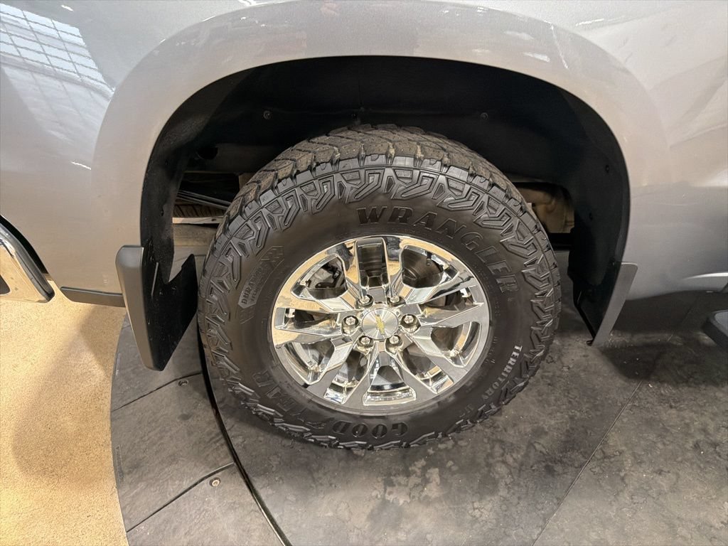 Used 2019 Chevrolet Silverado 1500 LT w/ All-Star Edition AWD/4WD image 37
