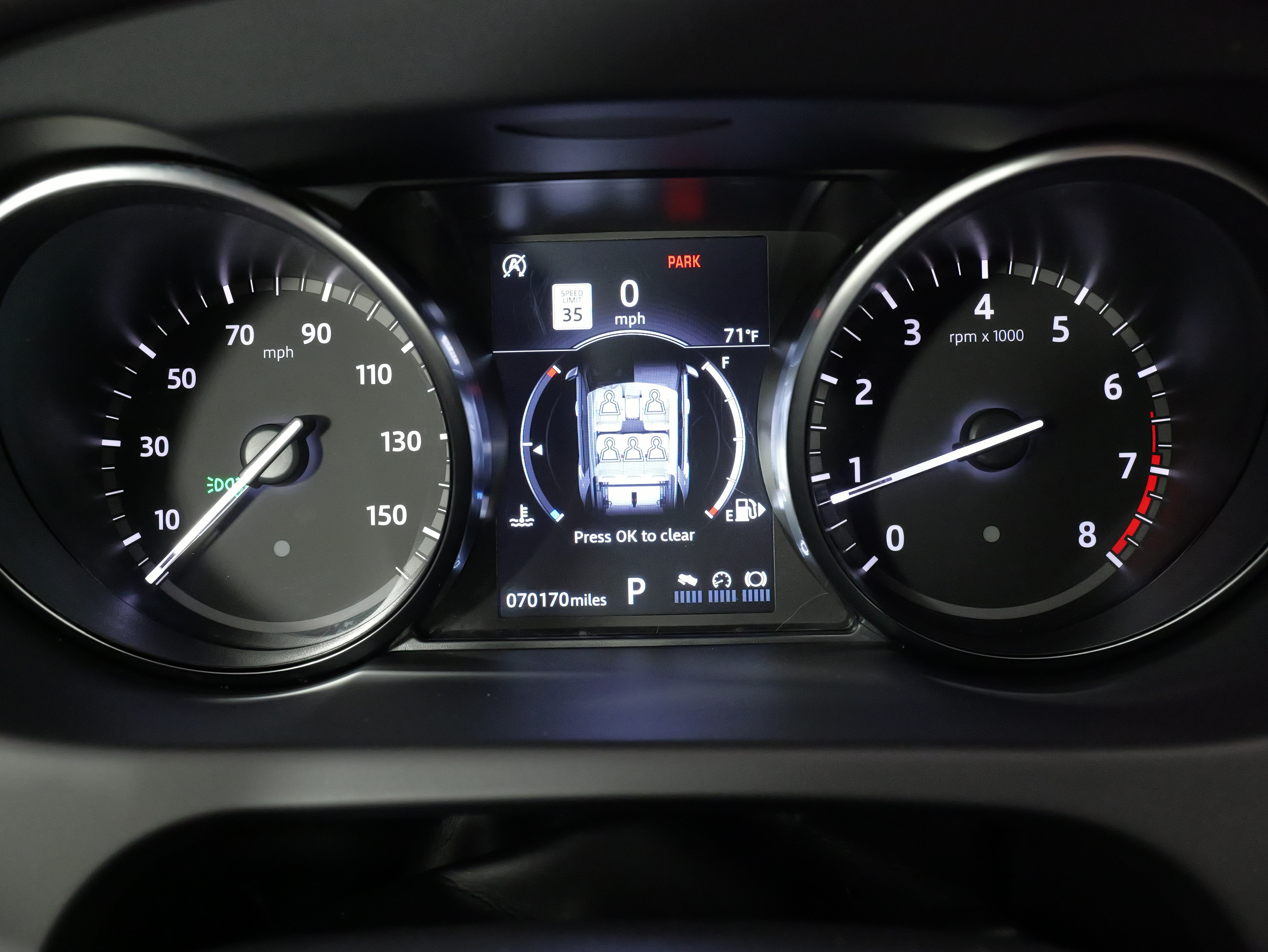 Used 2018 Land Rover Discovery Sport HSE AWD/4WD image 38