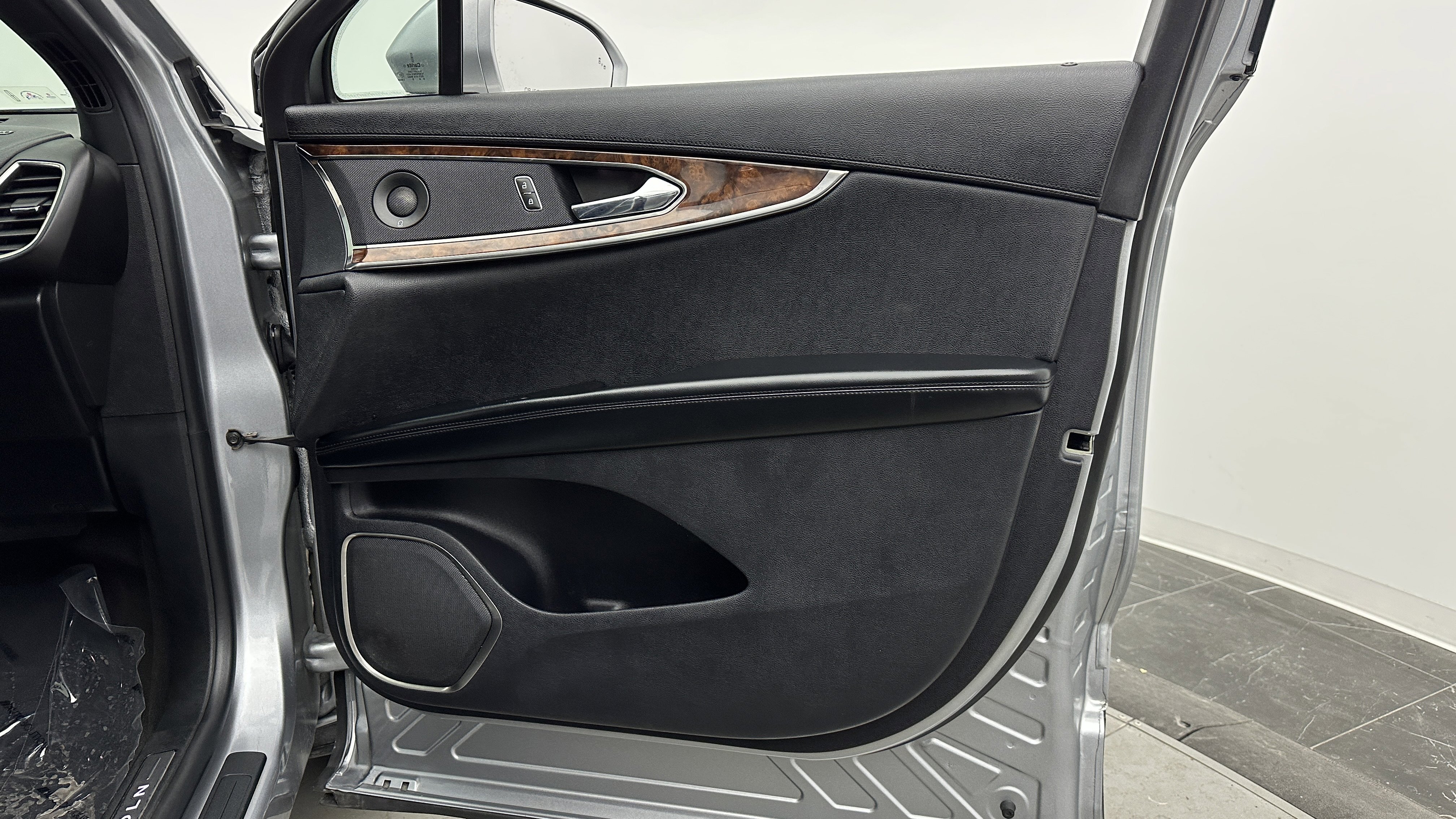 Used 2020 Lincoln Nautilus Reserve w/ Equipment Group 201A image 38