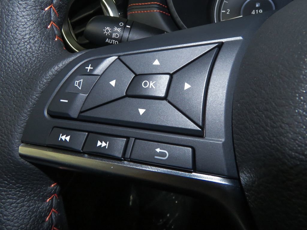 New 2025 Nissan Versa SR w/ Trunk Package FWD image 22