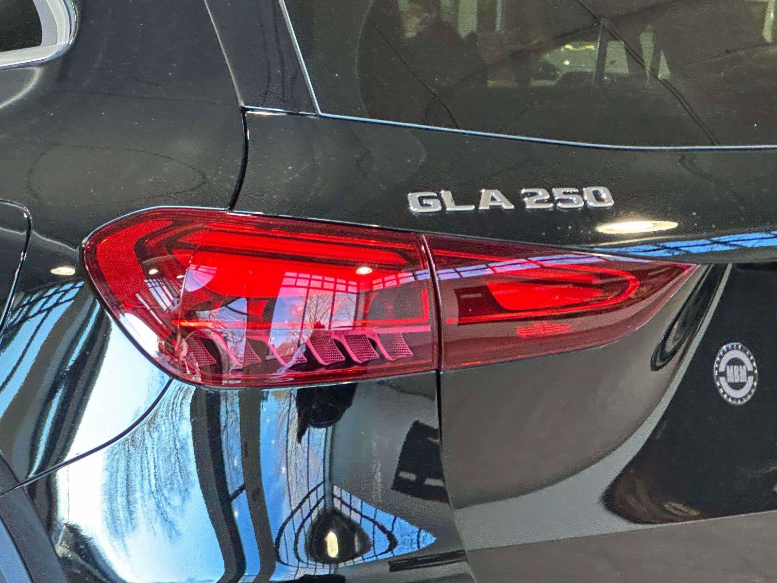 Certified 2025 Mercedes-Benz GLA 250 4MATIC image 8