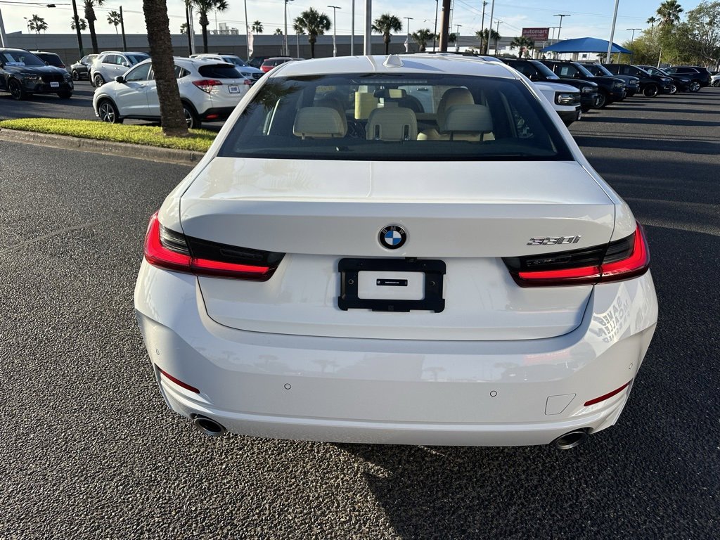 Used 2025 BMW 330i Sedan w/ Premium Package image 5