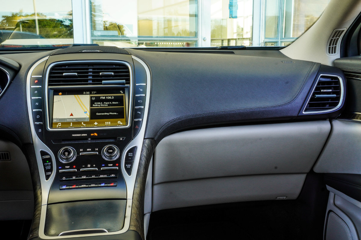 Used 2017 Lincoln MKX Reserve FWD image 19