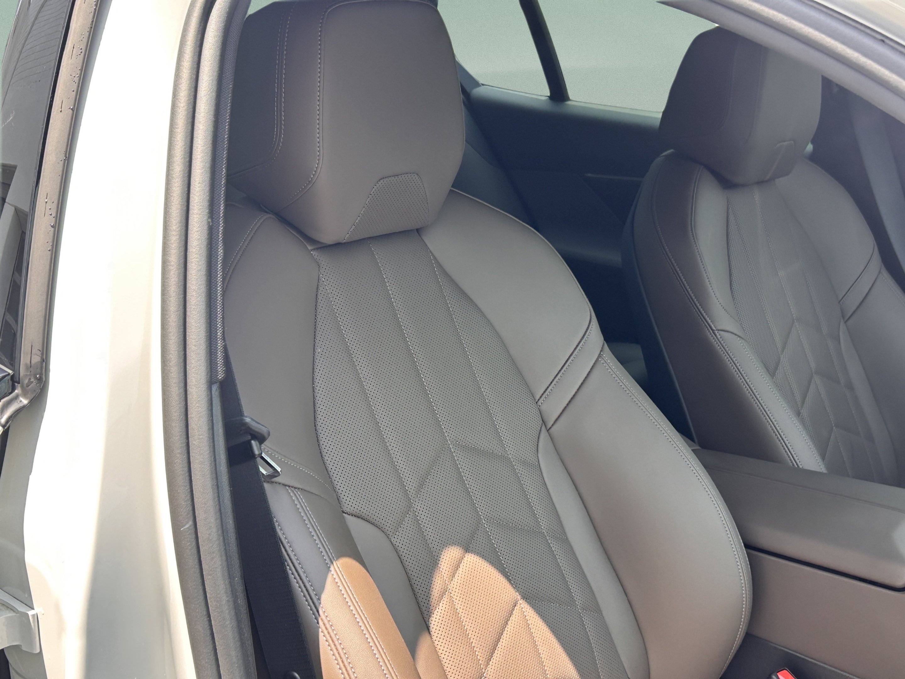 Used 2024 BMW i5 eDrive40i w/ M Sport Package RWD image 29
