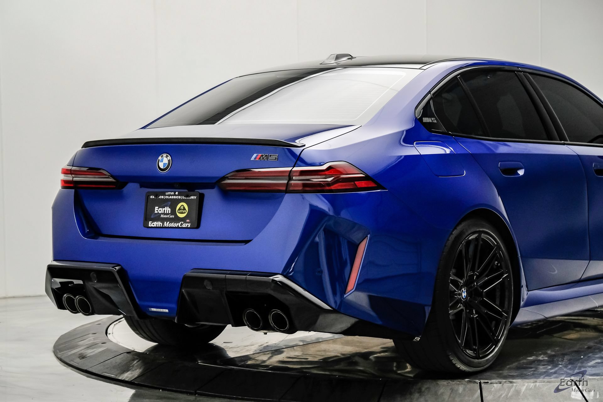 Used 2025 BMW M5 w/ Carbon Package AWD/4WD image 18