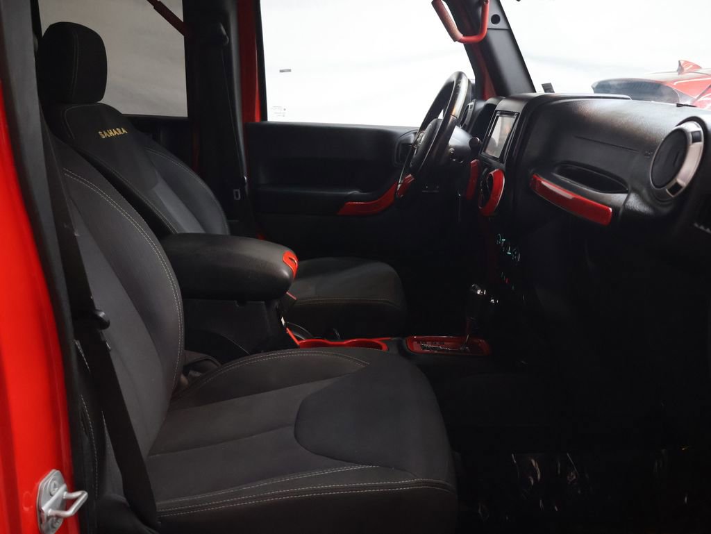Used 2015 Jeep Wrangler Unlimited Sahara image 9