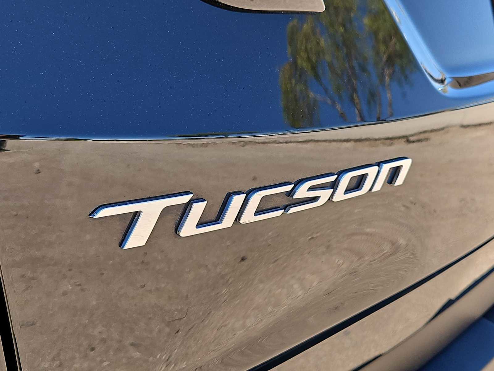 Certified 2022 Hyundai Tucson Limited w/ Cargo Package AWD/4WD image 12