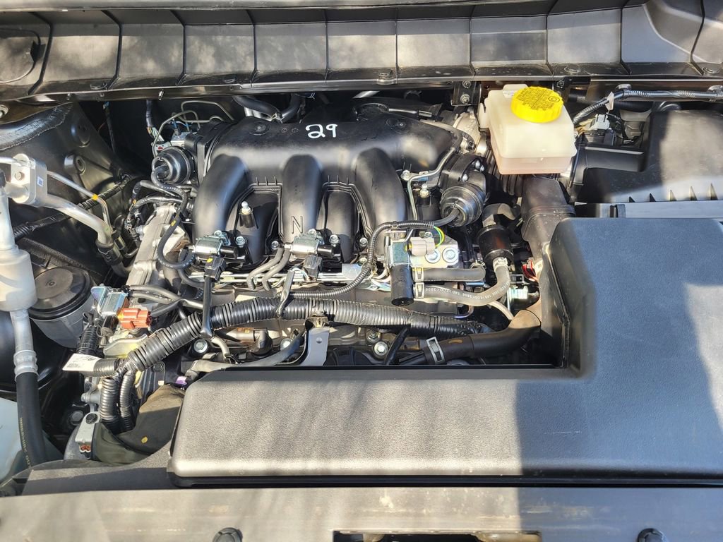 Used 2024 Nissan Pathfinder SV w/ SV Premium Package image 24