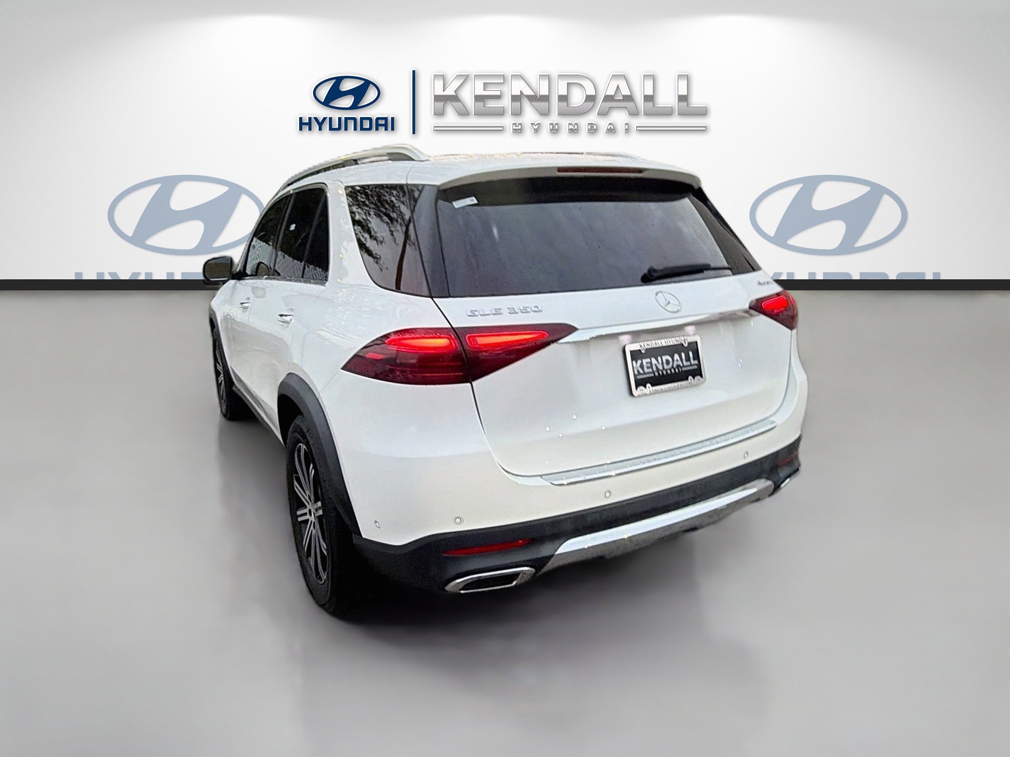 Used 2024 Mercedes-Benz GLE 350 4MATIC image 4
