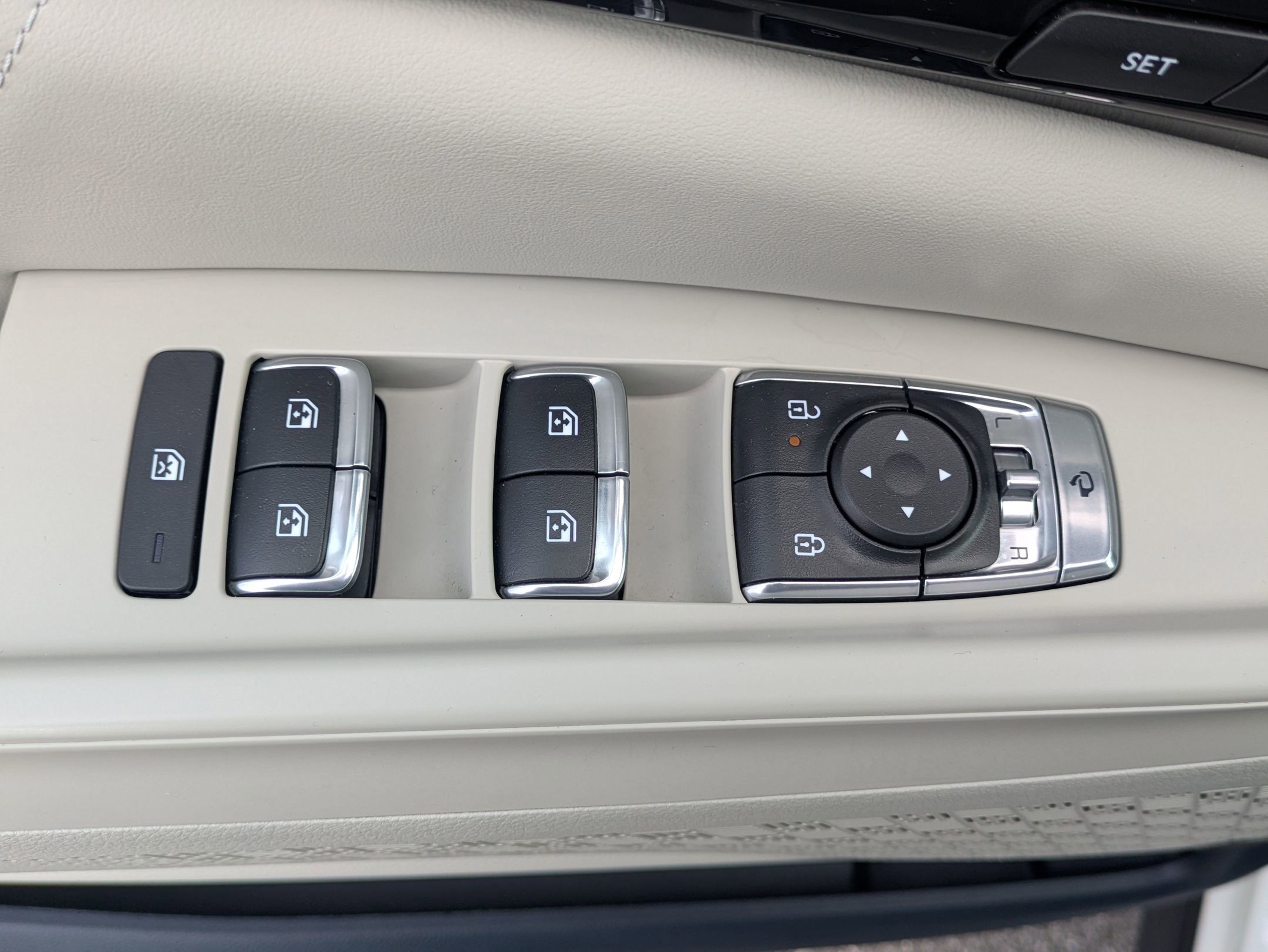 Used 2025 Kia Carnival SX Prestige image 21