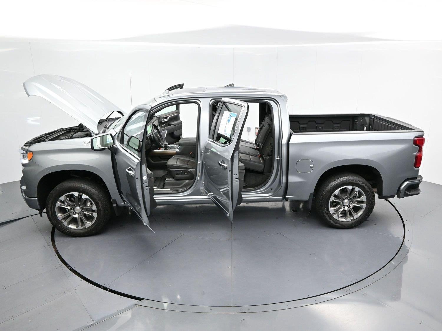 Used 2025 Chevrolet Silverado 1500 High Country w/ Technology Package AWD/4WD image 42