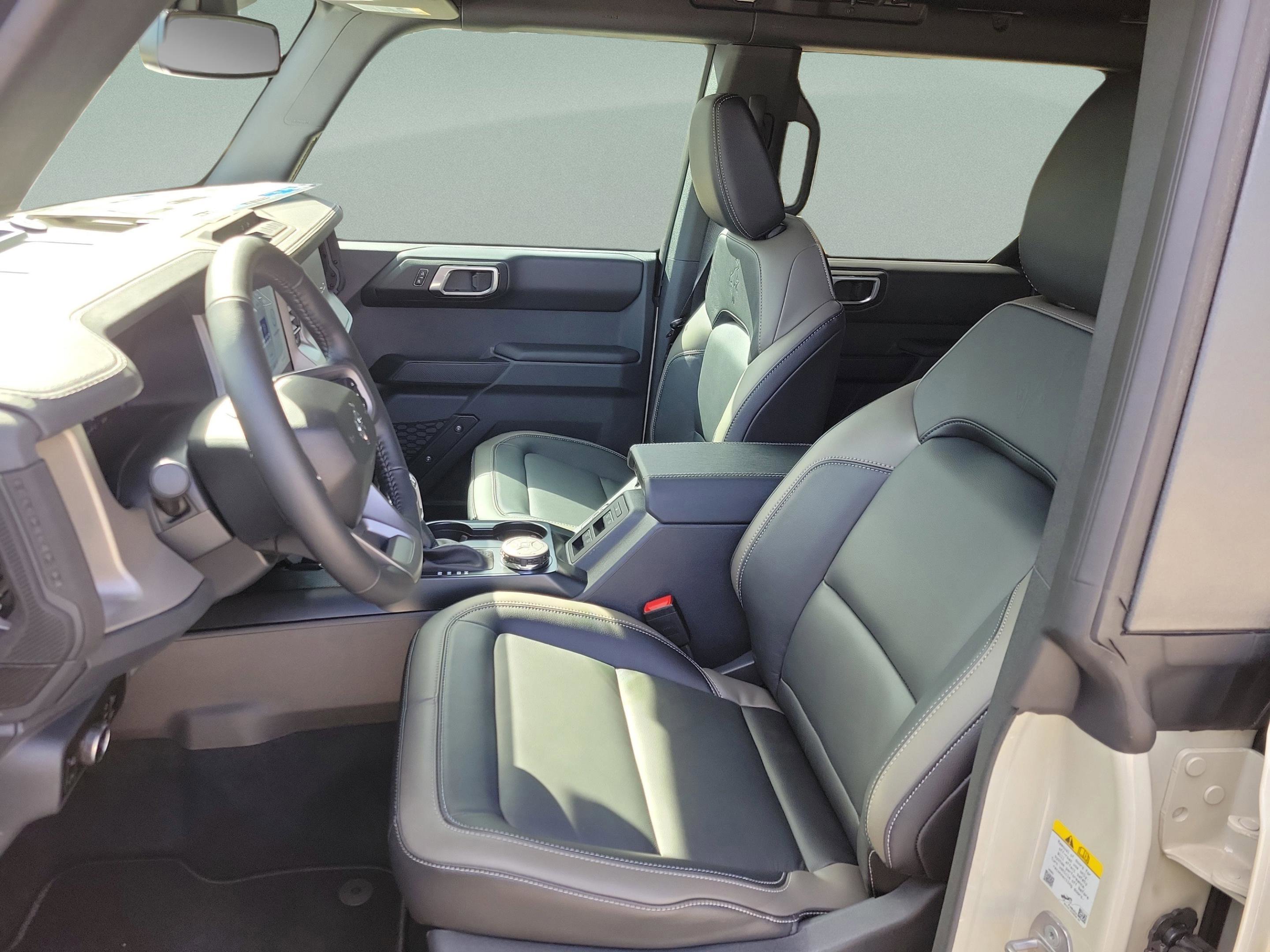 New 2025 Ford Bronco Outer Banks image 29