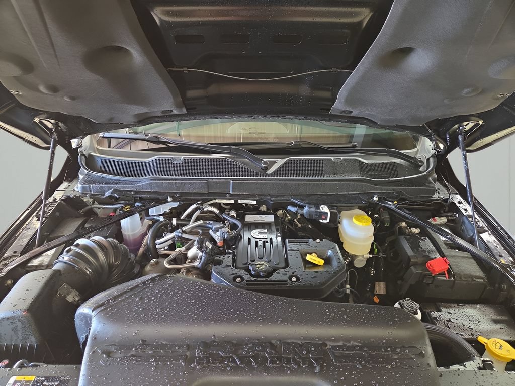 New 2026 RAM 2500 Laramie AWD/4WD image 19