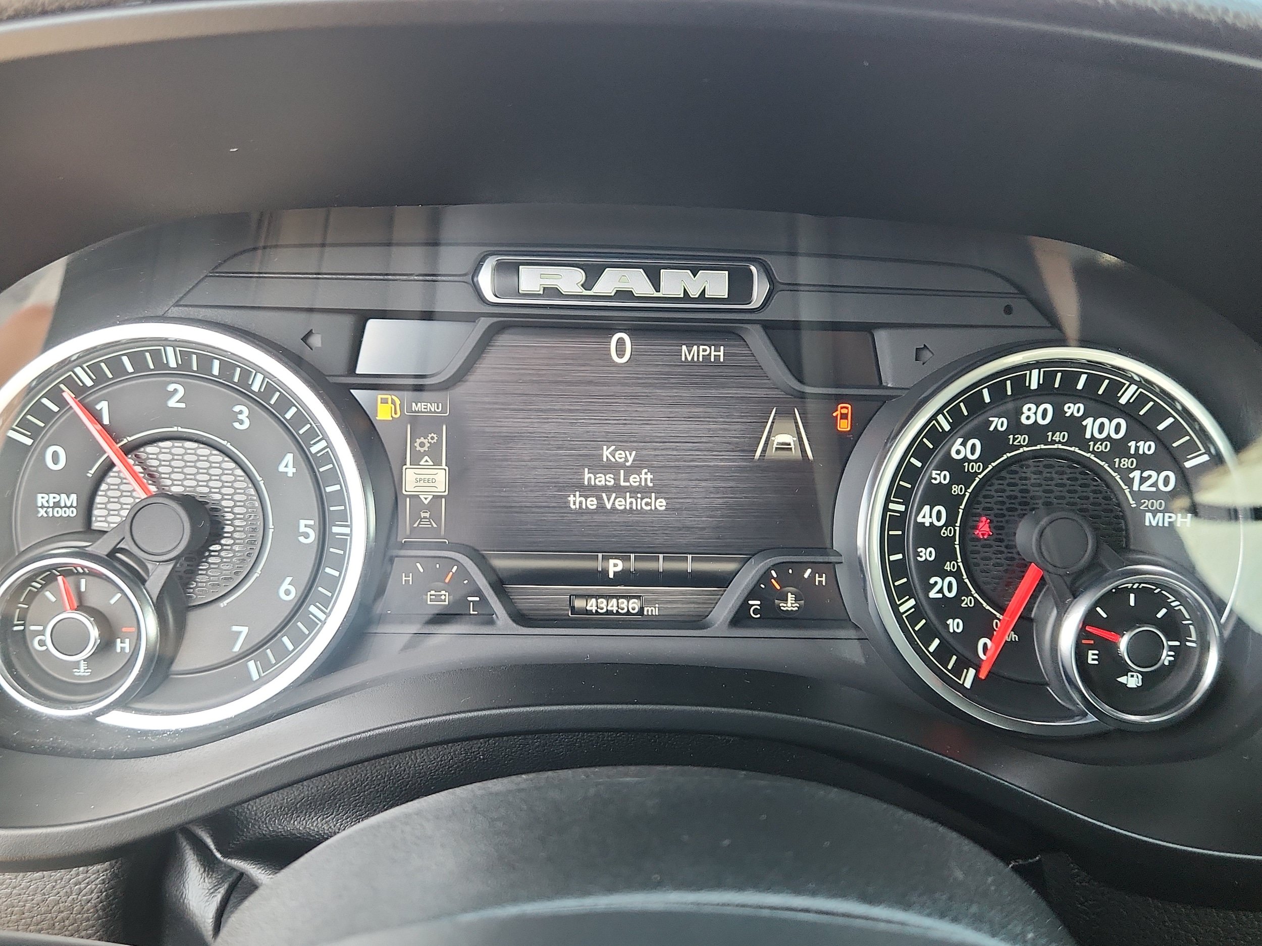 Used 2025 RAM 1500 Laramie AWD/4WD image 15