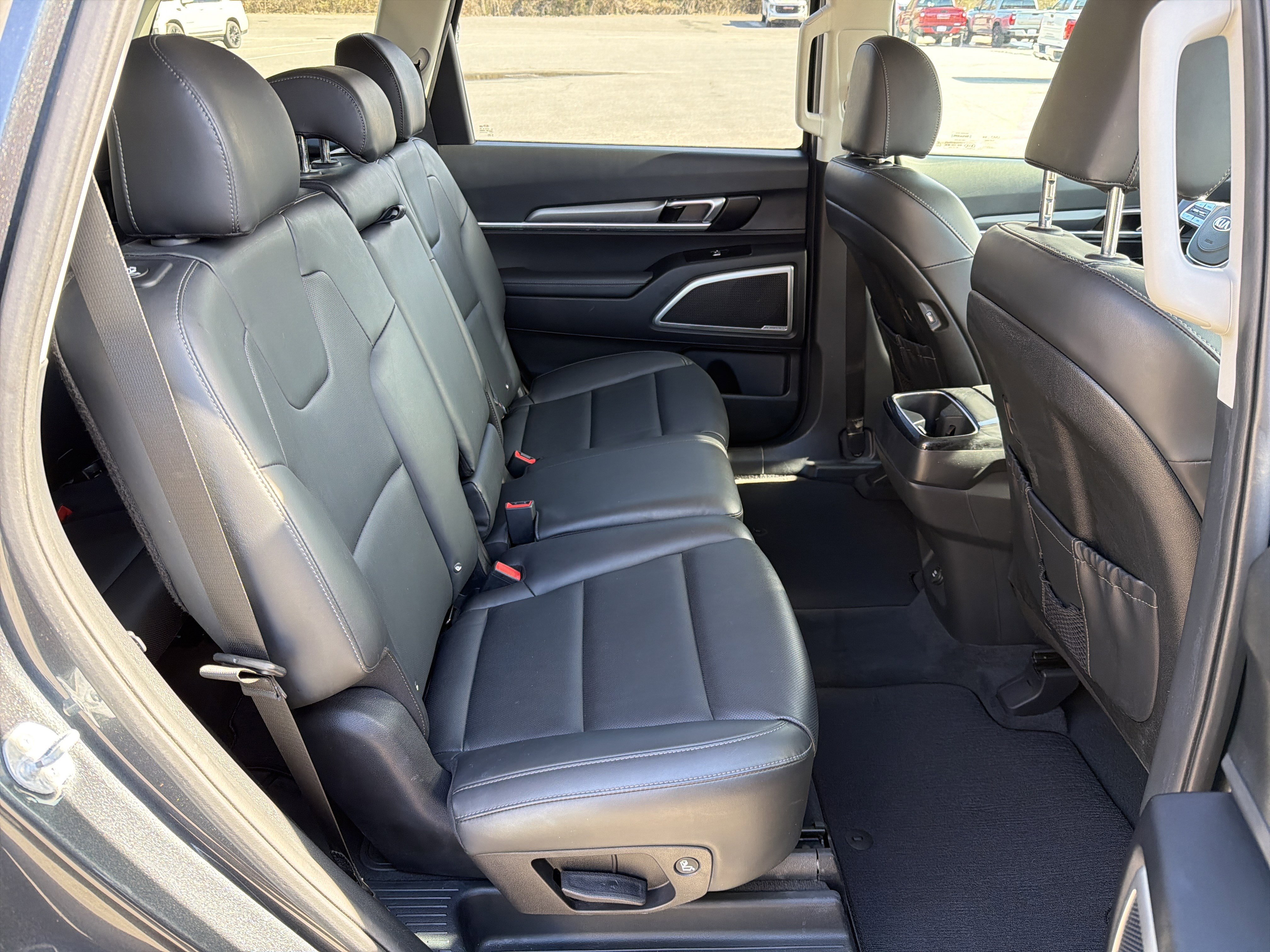Used 2020 Kia Telluride LX image 16