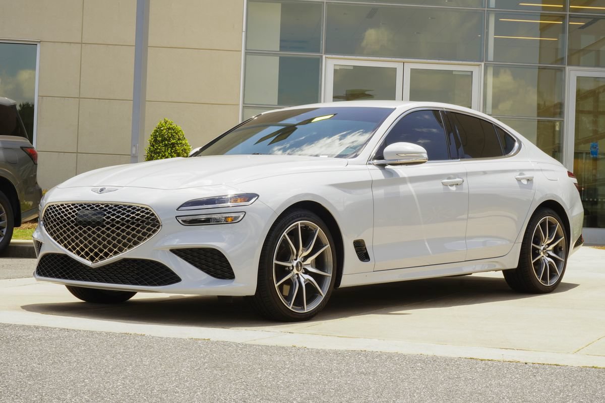 Used 2022 Genesis G70 3.3T RWD image 8