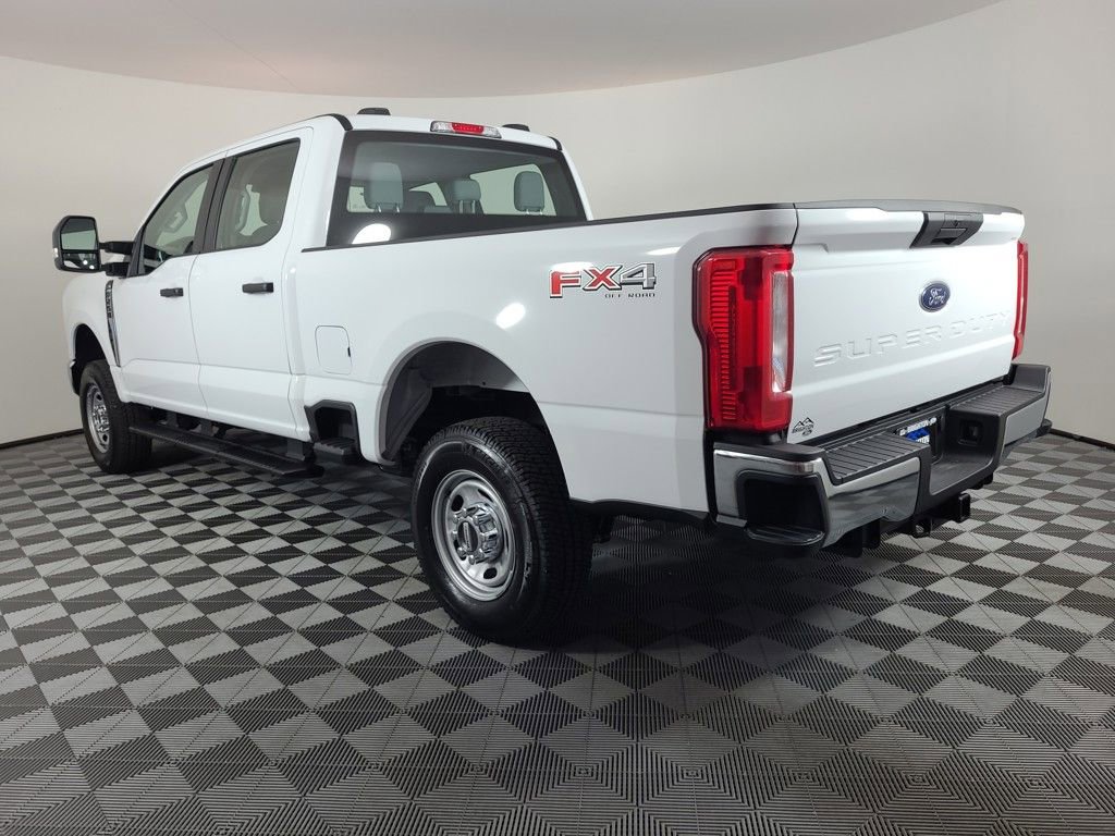 Used 2025 Ford F250 XL w/ FX4 Off-Road Package image 5