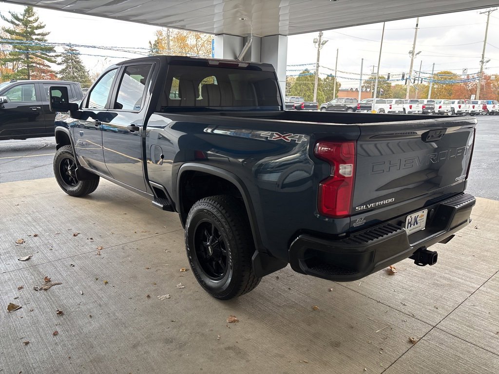Used 2020 Chevrolet Silverado 2500 Custom w/ Custom Value Package image 4