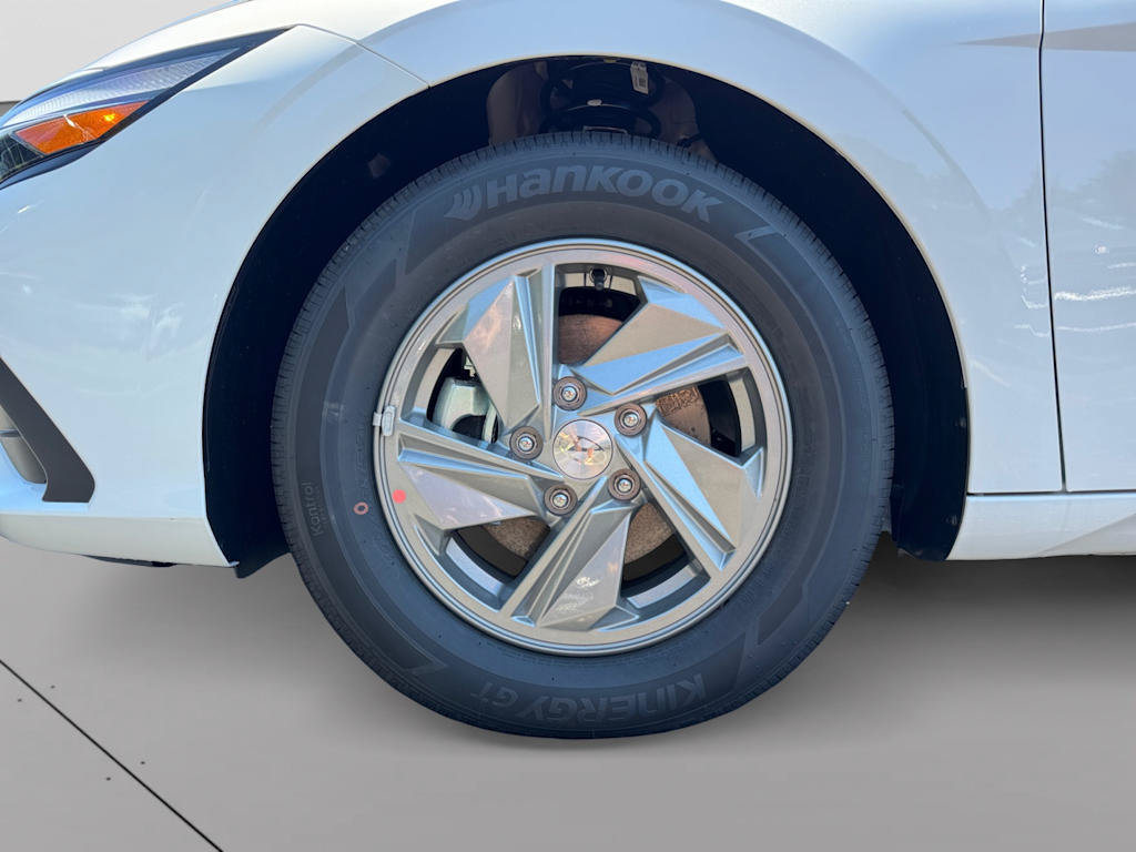 New 2026 Hyundai Elantra SE FWD image 10