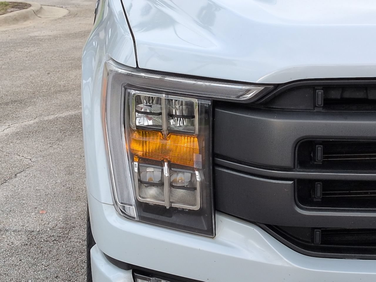 Used 2022 Ford F150 Lariat AWD/4WD image 9