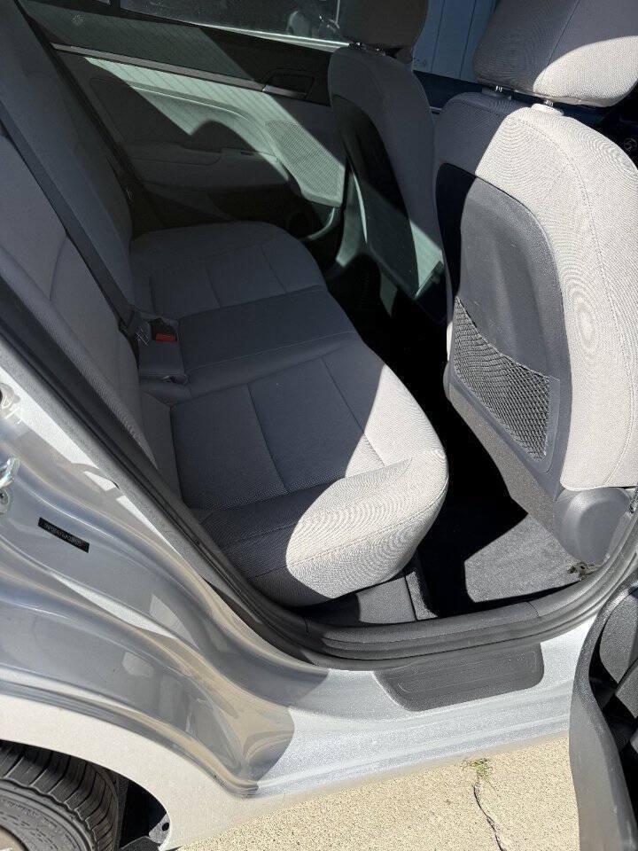 Used 2018 Hyundai Elantra Value Edition FWD image 7