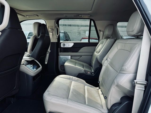 Used 2024 Lincoln Navigator L Reserve image 20
