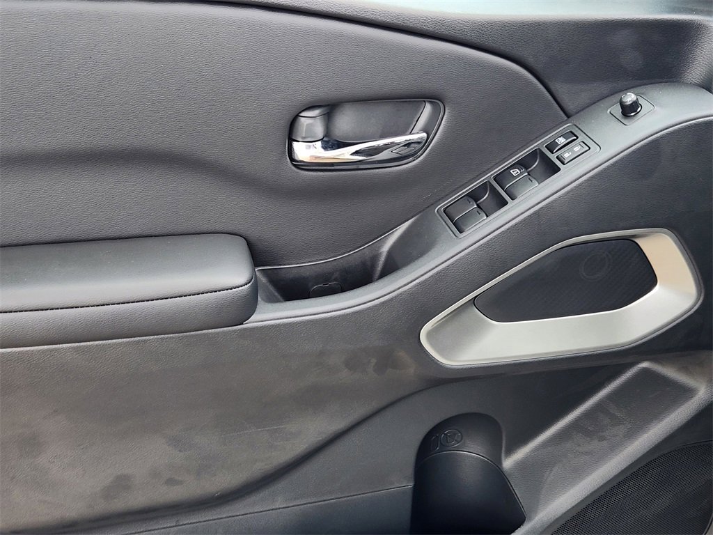 New 2025 Nissan Frontier SV w/ SV Convenience Package image 16
