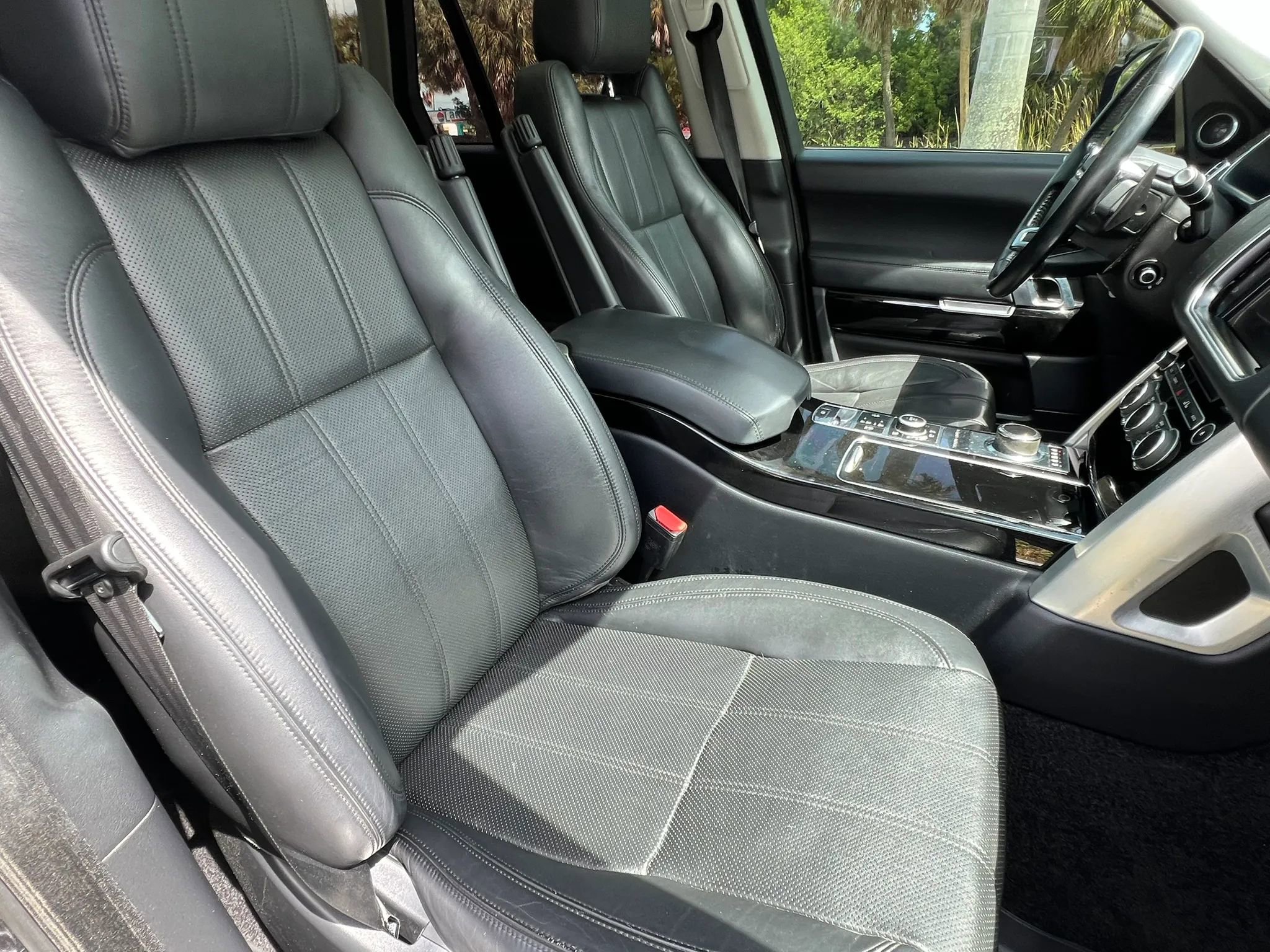 Used 2013 Land Rover Range Rover HSE AWD/4WD image 36