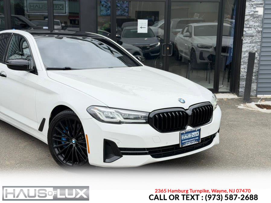 Used 2021 BMW 530i xDrive w/ Convenience Package AWD/4WD image 3