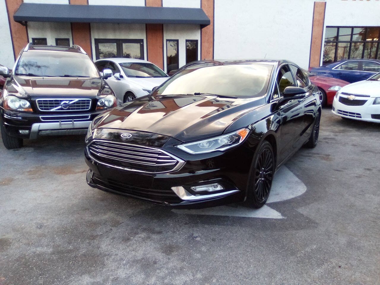 Used 2017 Ford Fusion Titanium FWD image 1