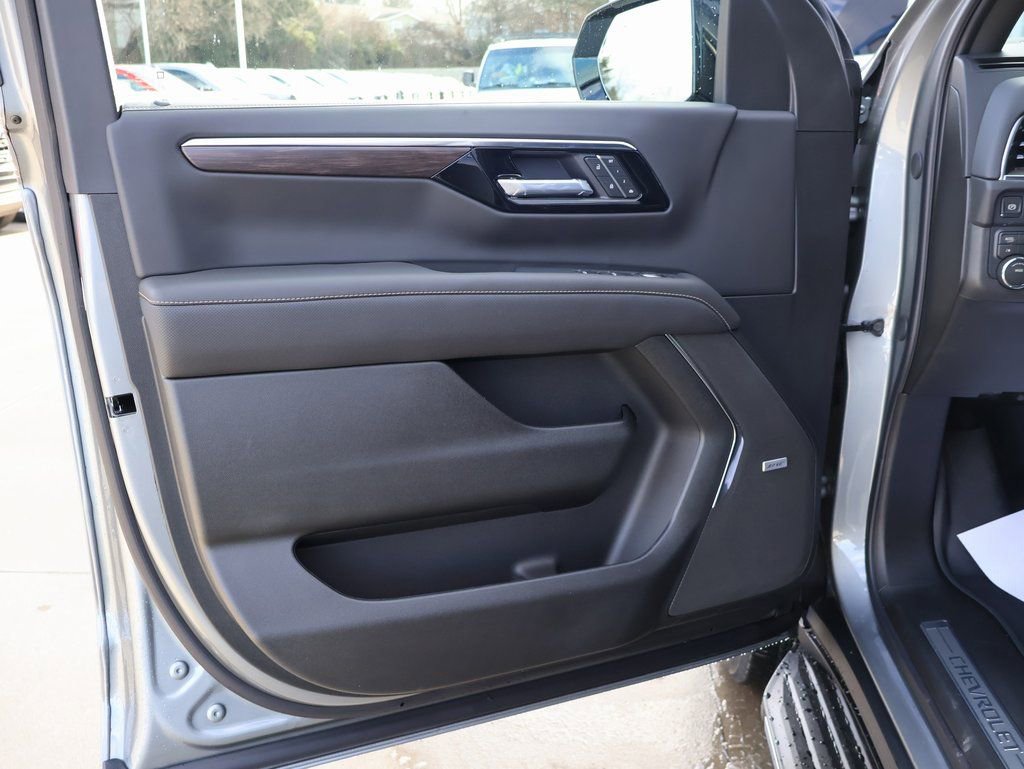 New 2026 Chevrolet Tahoe Premier AWD/4WD image 12