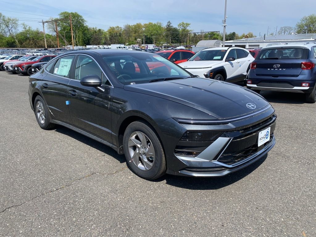 New 2026 Hyundai Sonata SE FWD image 1