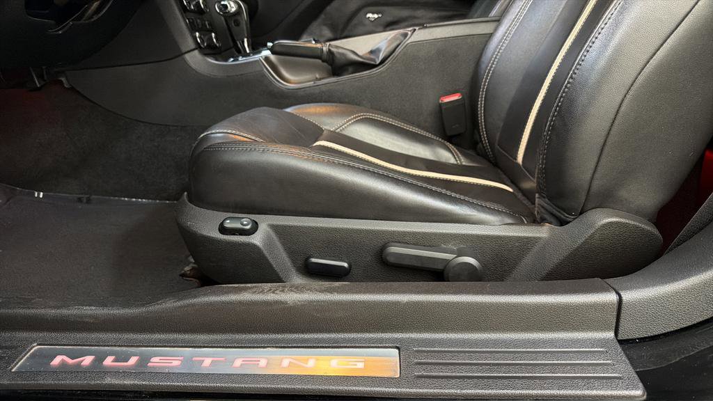 Used 2011 Ford Mustang GT Premium w/ Comfort Pkg image 19