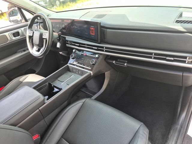 Used 2025 Hyundai Santa Fe SEL FWD image 31