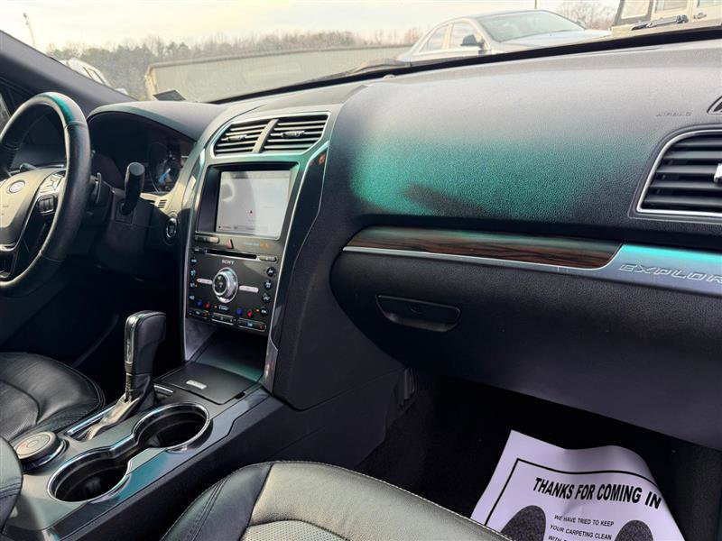 Used 2017 Ford Explorer Limited w/ Equipment Group 303A image 17