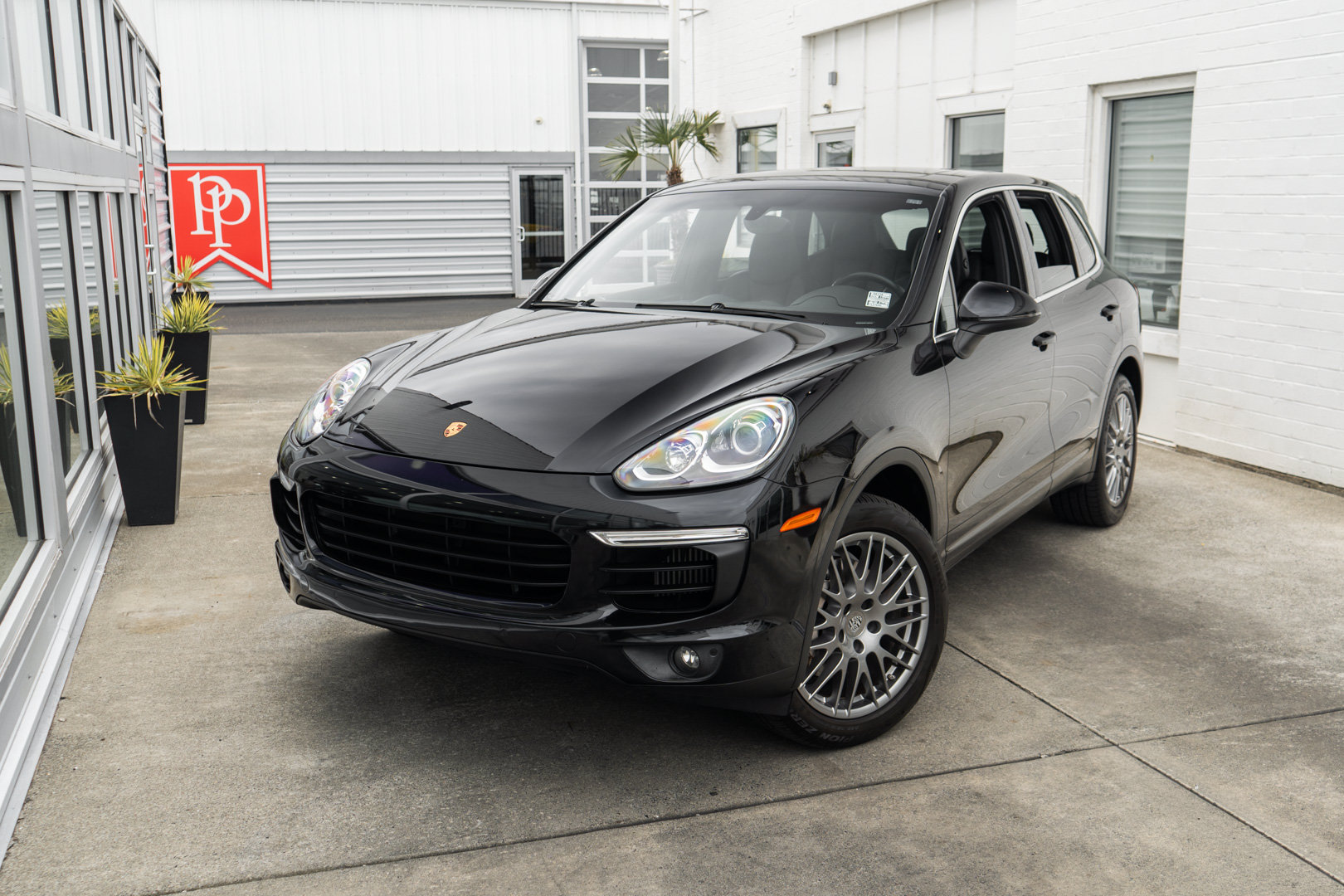 Used 2015 Porsche Cayenne S AWD/4WD image 2