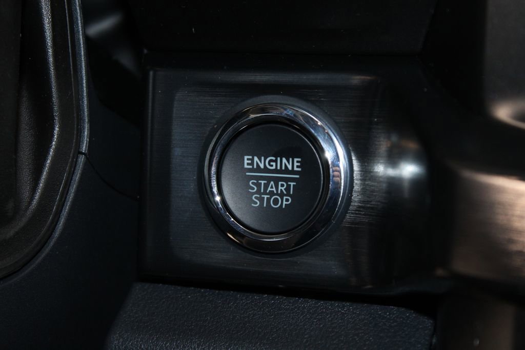 New 2026 Ford F250 Lariat w/ Black Appearance Package image 44