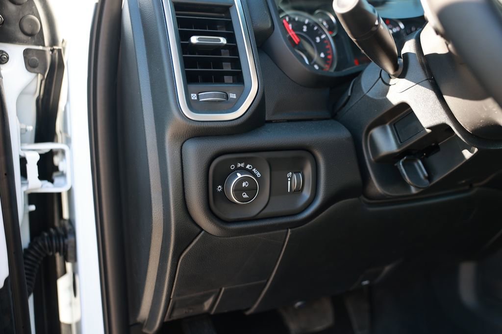 New 2026 RAM 2500 Big Horn AWD/4WD image 16