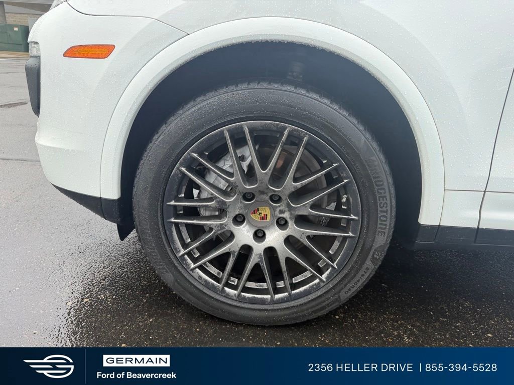 Used 2017 Porsche Cayenne Platinum Edition w/ Premium Package Plus (PJX) AWD/4WD image 12