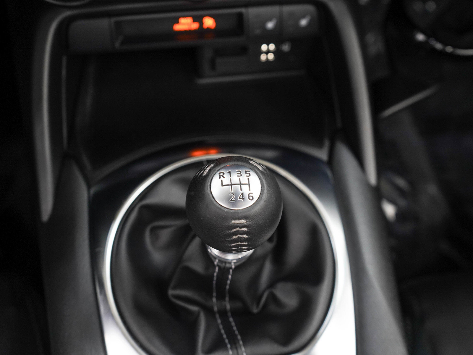 Used 2023 MAZDA MX-5 Miata Club w/ Appearance Package RWD image 18