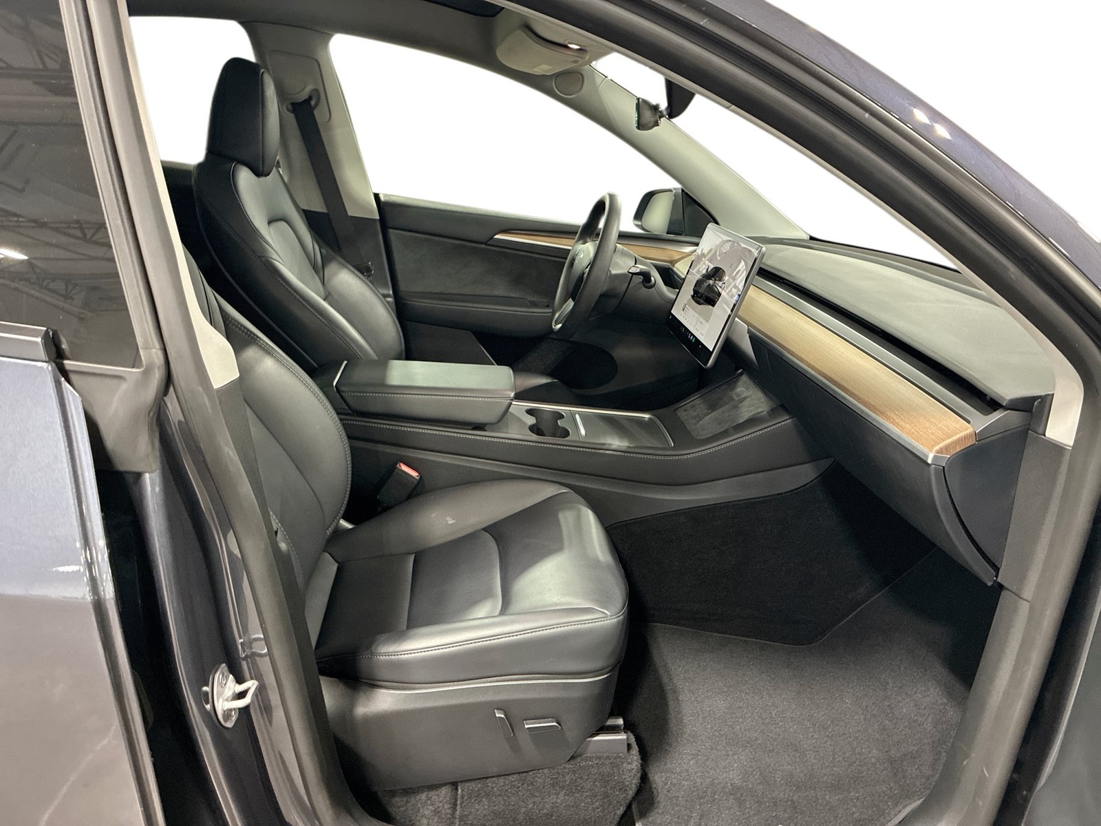 Certified 2023 Tesla Model Y Long Range AWD/4WD image 13