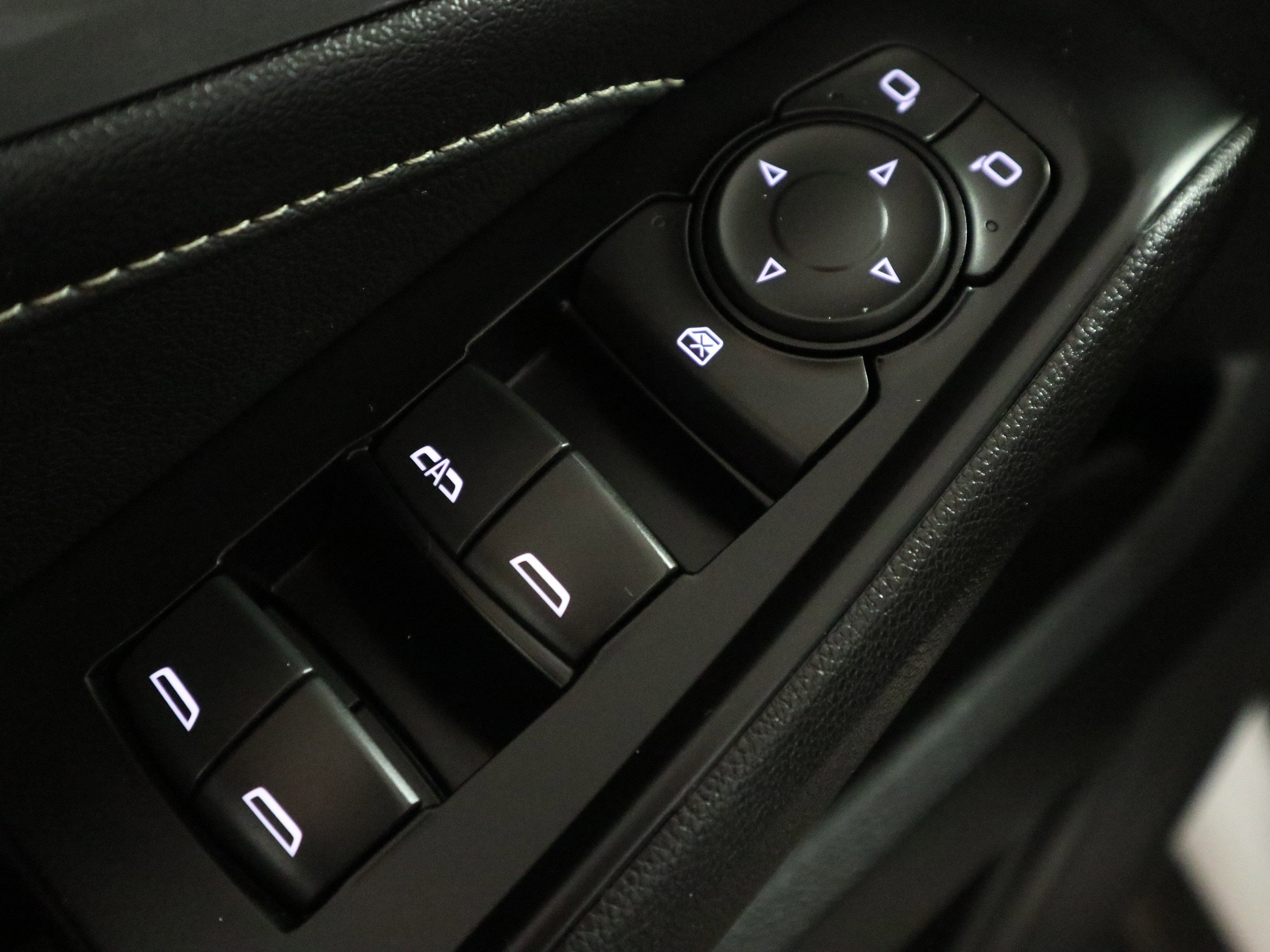Used 2023 Chevrolet Traverse LT FWD image 35