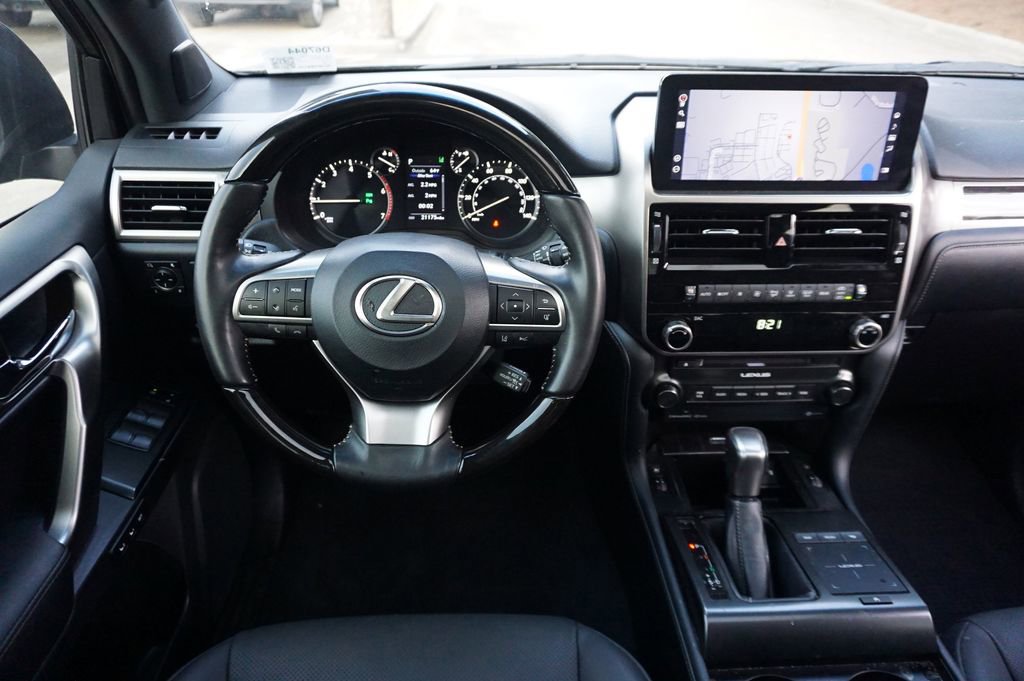 Used 2023 Lexus GX 460 Premium w/ Premium Package image 6