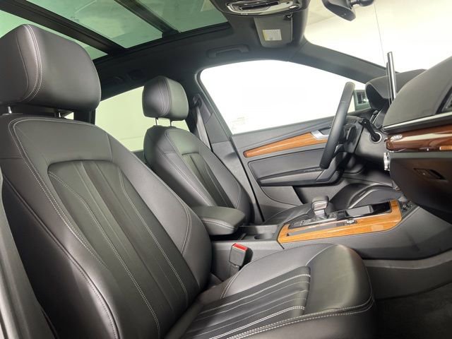 Used 2023 Audi Q5 2.0T Premium w/ Convenience Package AWD/4WD image 13