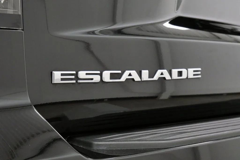Used 2023 Cadillac Escalade V image 10