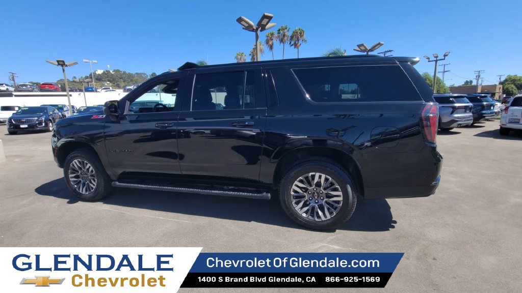 Used 2025 Chevrolet Suburban Z71 AWD/4WD image 6