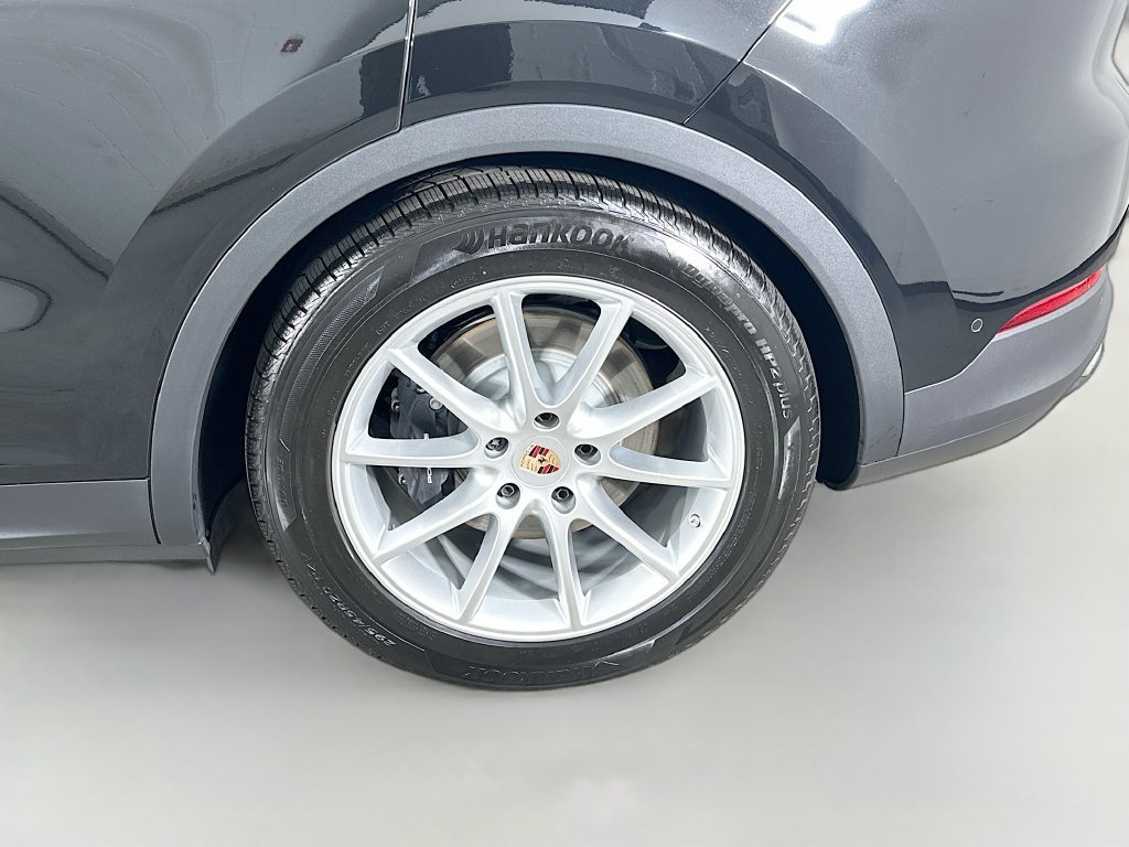 New 2026 Porsche Cayenne AWD/4WD image 33