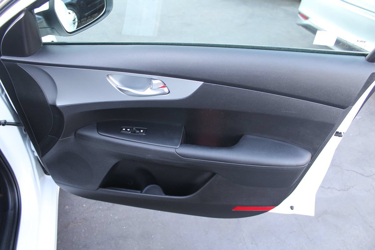 Used 2023 Kia Forte LXS FWD image 18