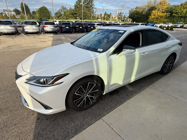 Used 2023 Lexus ES 350 w/ Premium Package FWD image 3